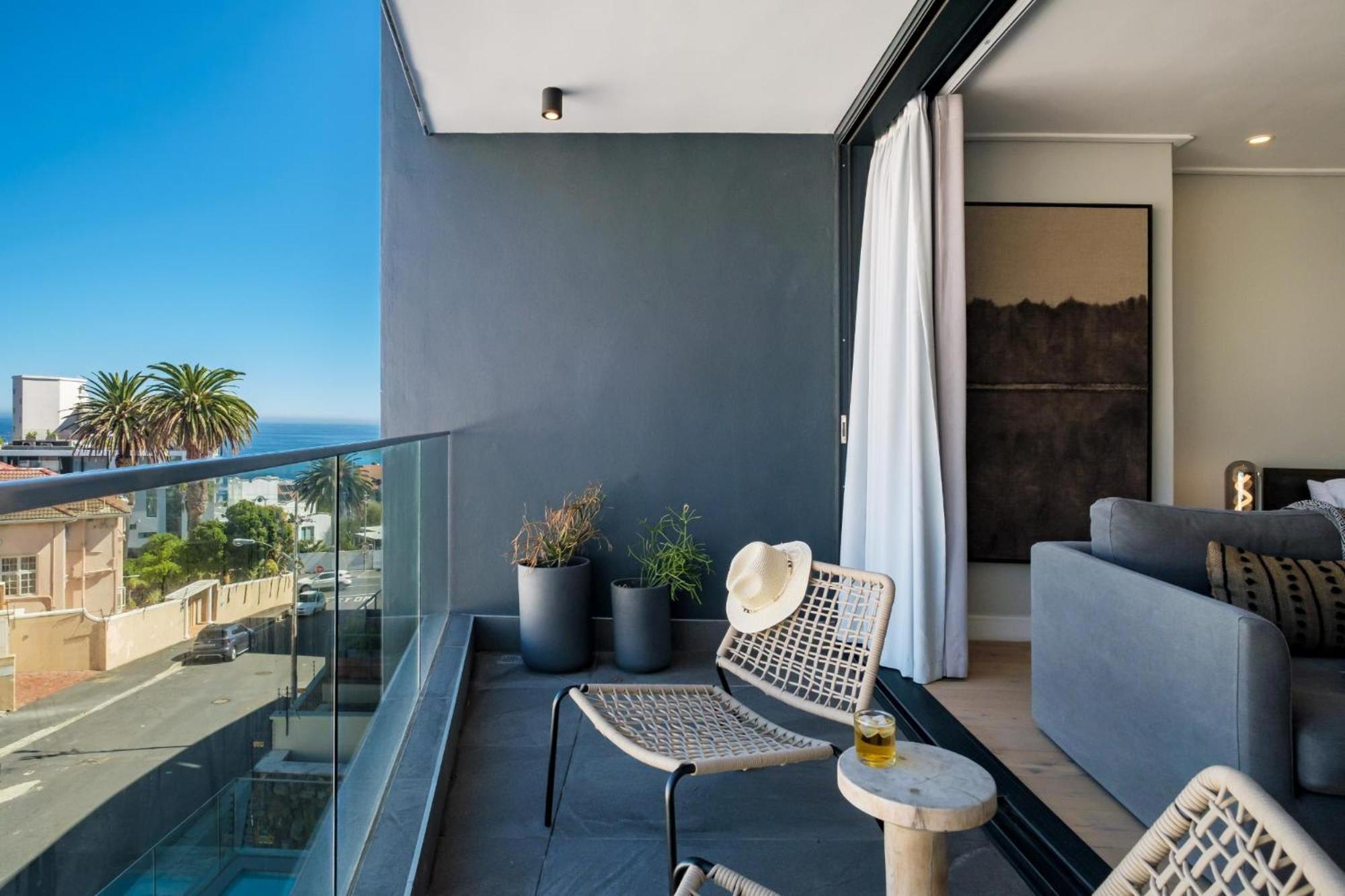 Secure Modern W Views Bantry Pad * Cape Town