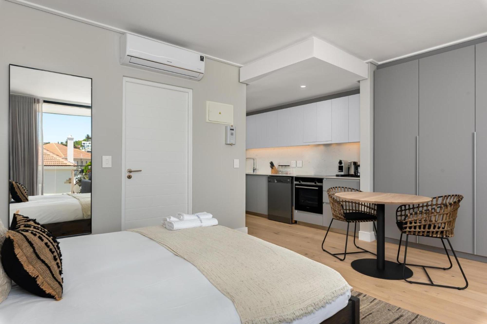 Apartment Secure Modern W Views Bantry Pad Cape Town