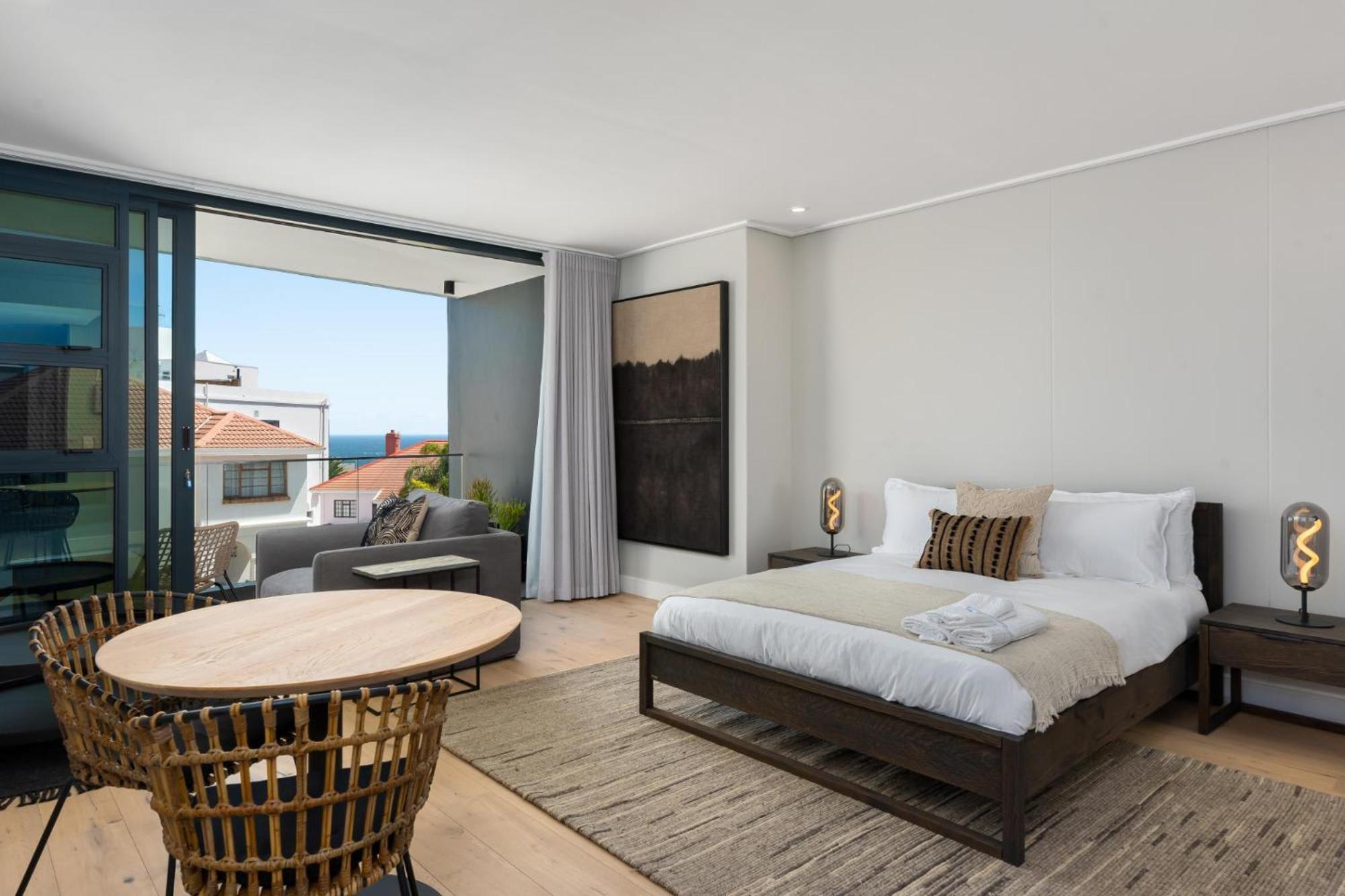 Secure Modern W Views Bantry Pad Cape Town