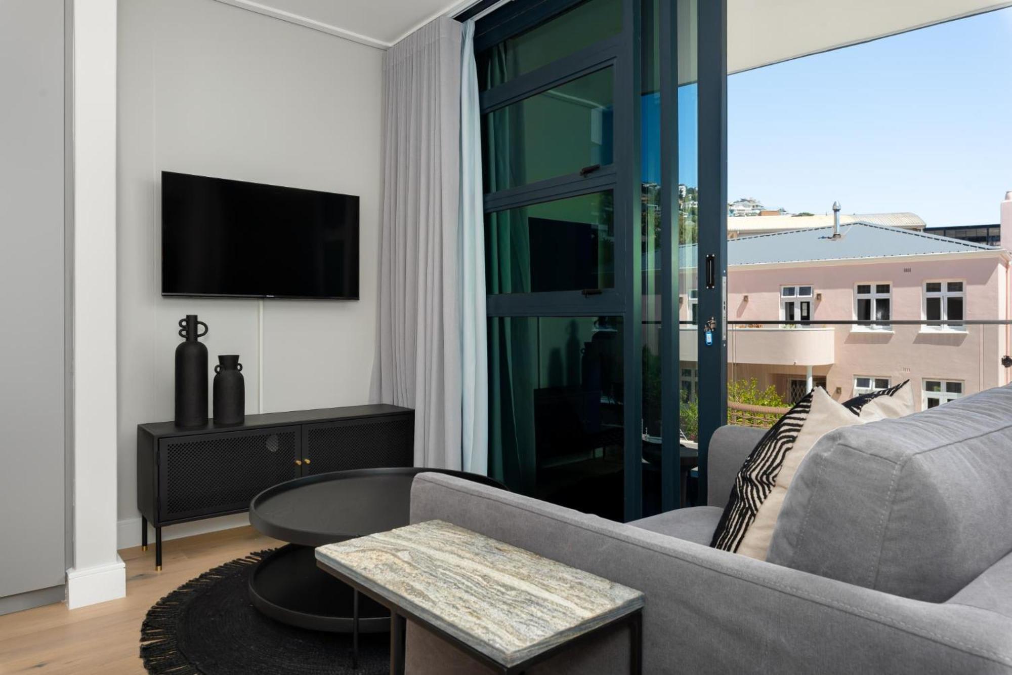 Secure Modern W Views Bantry Pad Apartment Cape Town