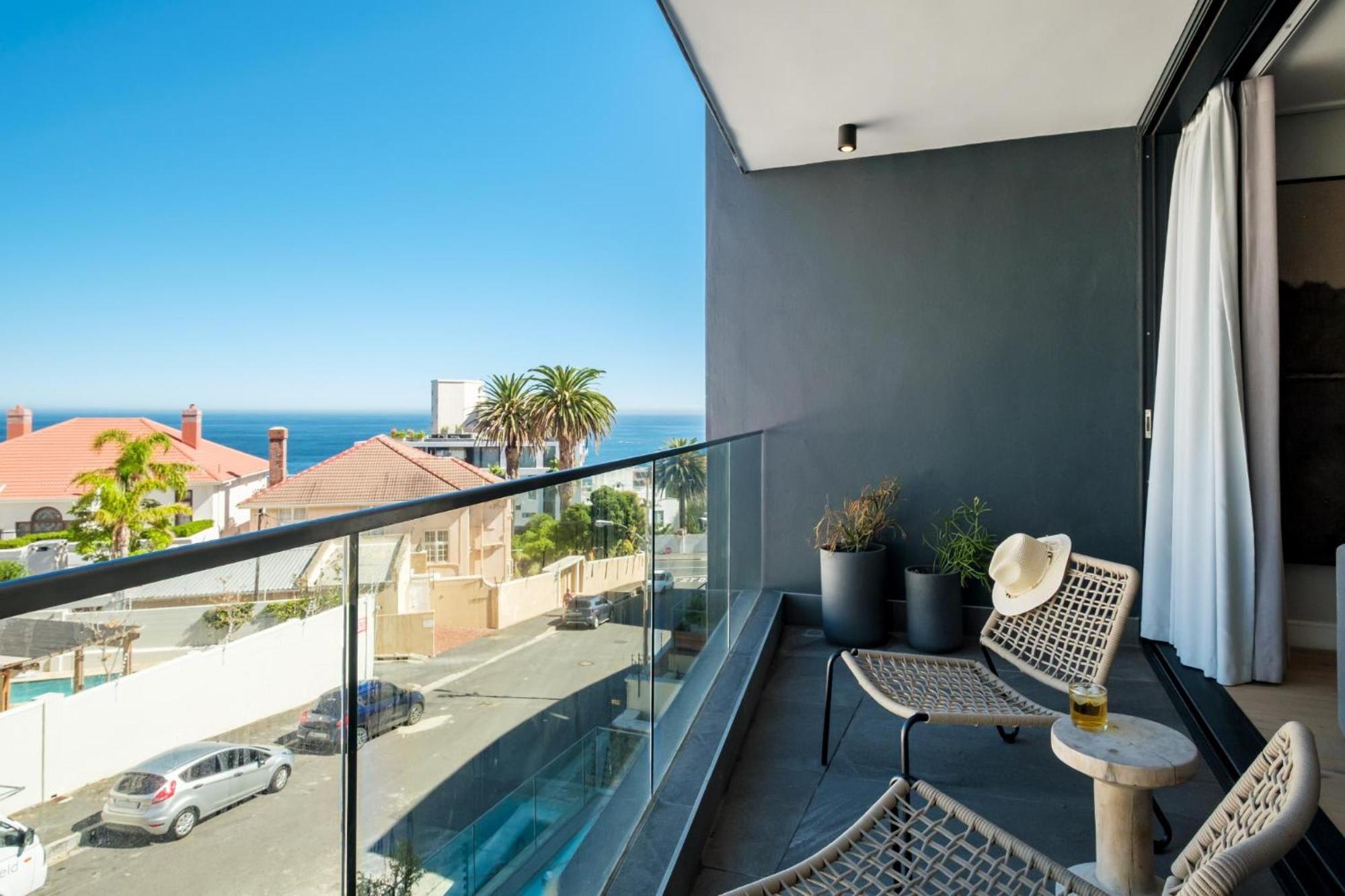 Secure Modern W Views Bantry Pad Apartment *