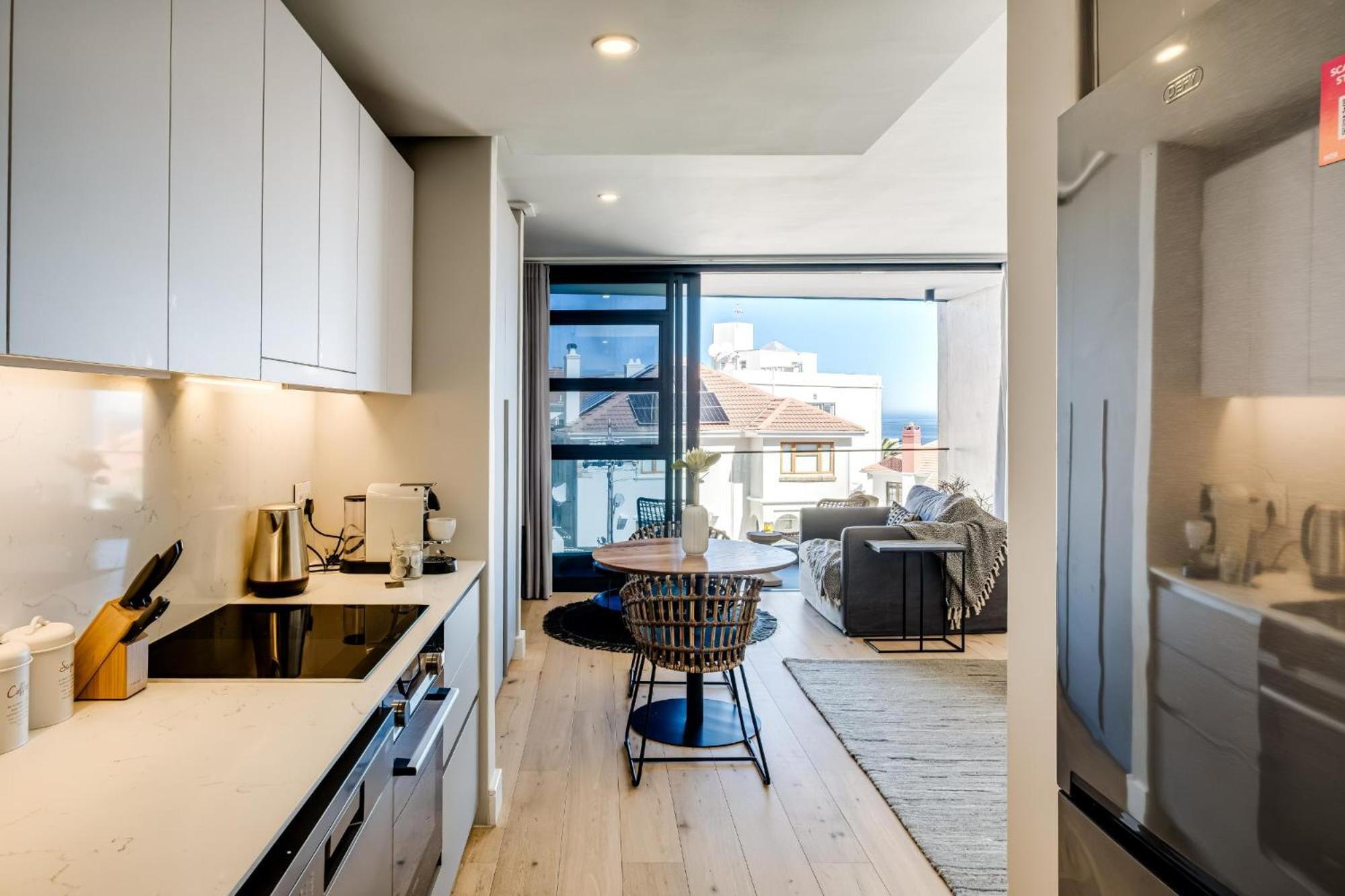 Secure Modern W Views Bantry Pad Apartment *